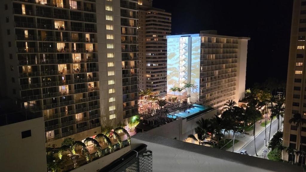 Waikiki Condo 2 Bedrooms 2 Bathrooms With 1 Free Parking Space Honolulu Exterior foto